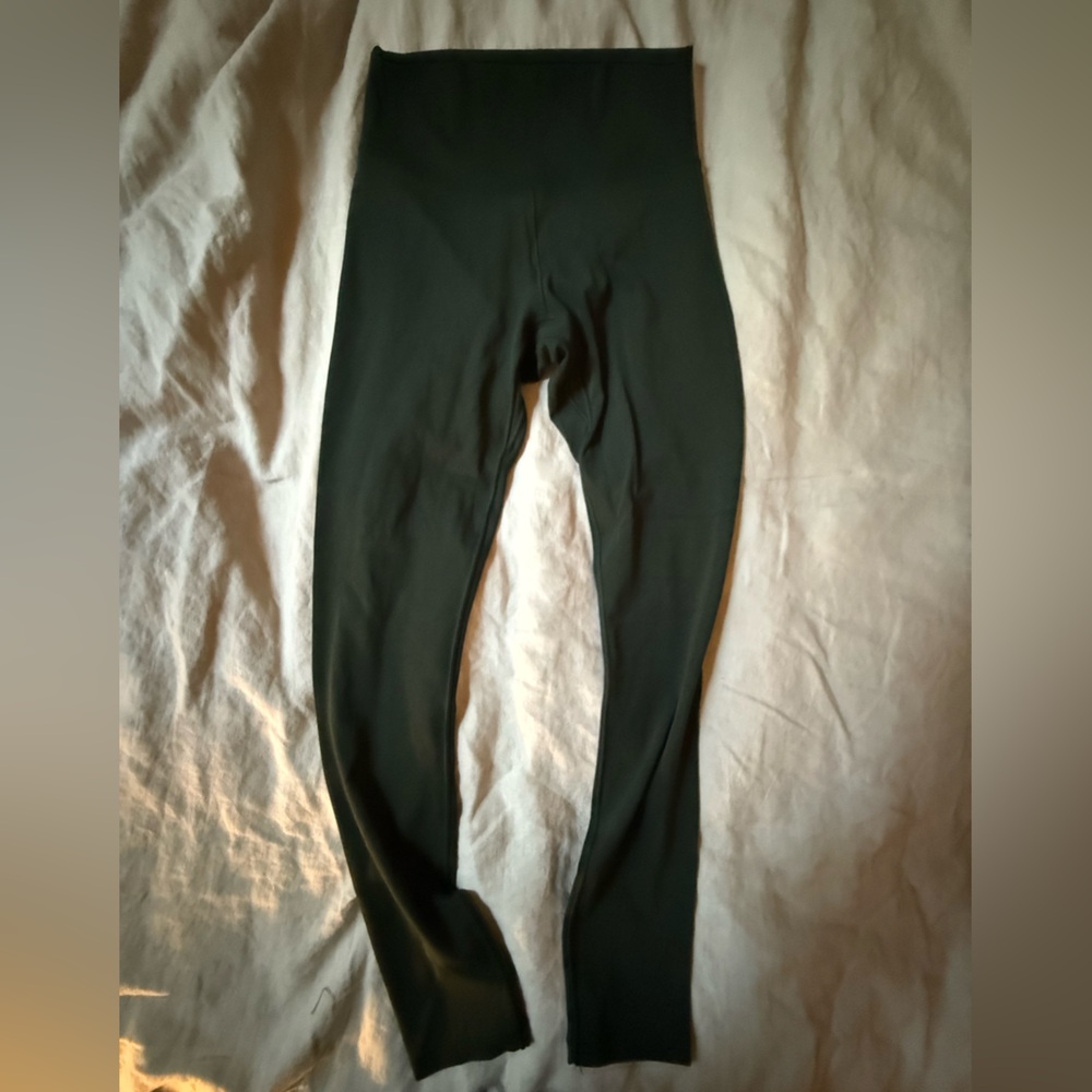 Vuori All the Form Leggings - worn once